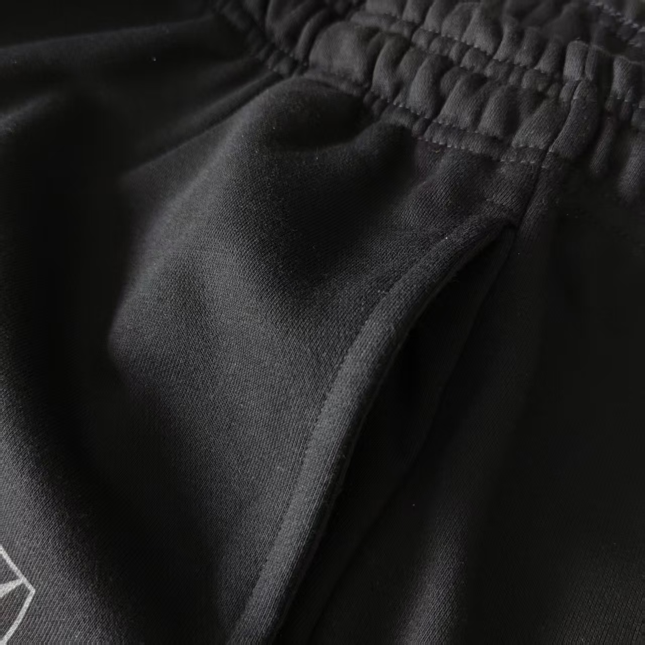 LOUIS VUITTON 路易登威 棋盘字母logo短裤