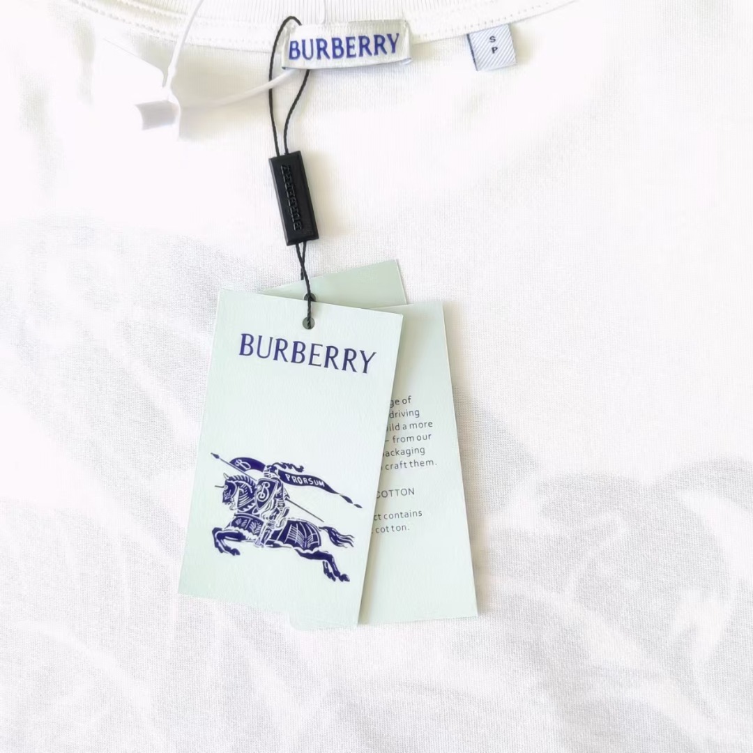 BURBERRY 巴宝莉 经典战马大Logo印花短袖黑色 白色-Chinese UA Cheap High Quatity Brand Clothes Bags handbags Sneakers wholesale wholesaler seller from China Factory suppliers Fashion Clothing Shoes best Quality Beautiful Price BURBERRY 巴宝莉 经典战马大Logo印花短袖黑色 白色