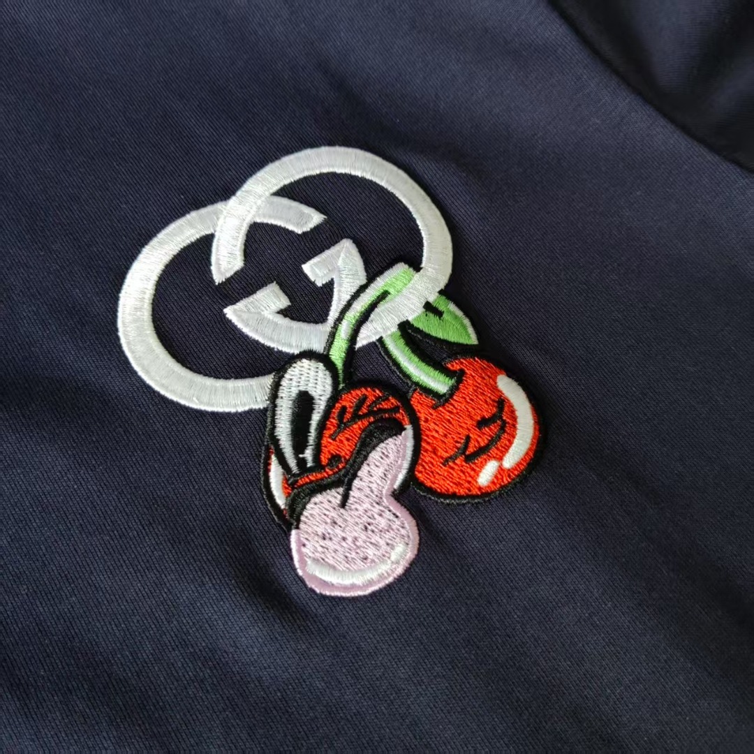 Gucci/古驰 双Glogo樱桃吊坠短袖T桖 蓝/米白-Chinese UA Cheap High Quatity Brand Clothes Bags handbags Sneakers wholesale wholesaler seller from China Factory suppliers Fashion Clothing Shoes best Quality Beautiful Price Gucci/古驰 双Glogo樱桃吊坠短袖T桖 蓝/米白
