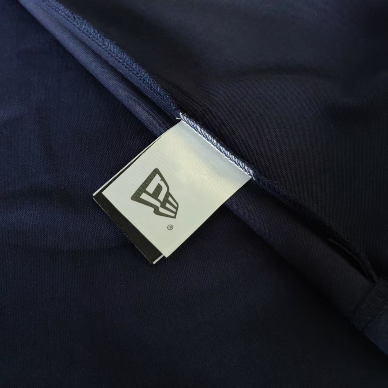 New Era × MLB联名 三色印花短袖T恤 黑色 白色 藏青色-Chinese UA Cheap High Quatity Brand Clothes Bags handbags Sneakers wholesale wholesaler seller from China Factory suppliers Fashion Clothing Shoes best Quality Beautiful Price New Era × MLB联名 三色印花短袖T恤 黑色 白色 藏青色