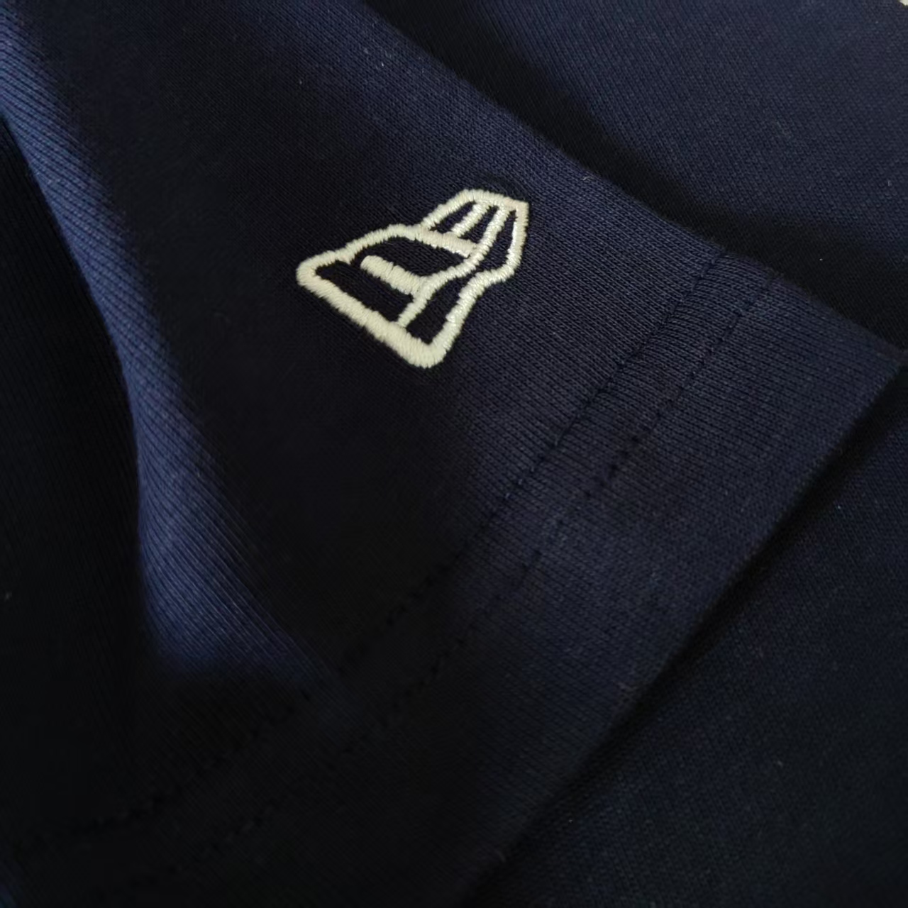 New Era × MLB联名 三色印花短袖T恤 黑色 白色 藏青色-Chinese UA Cheap High Quatity Brand Clothes Bags handbags Sneakers wholesale wholesaler seller from China Factory suppliers Fashion Clothing Shoes best Quality Beautiful Price New Era × MLB联名 三色印花短袖T恤 黑色 白色 藏青色