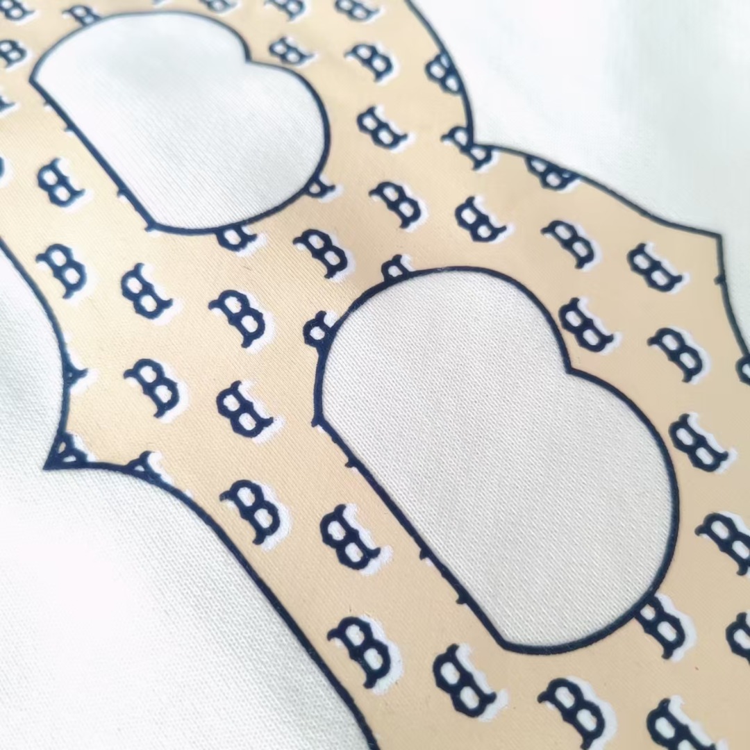 MLB 大logo字母印花短裤奶油色 黑色