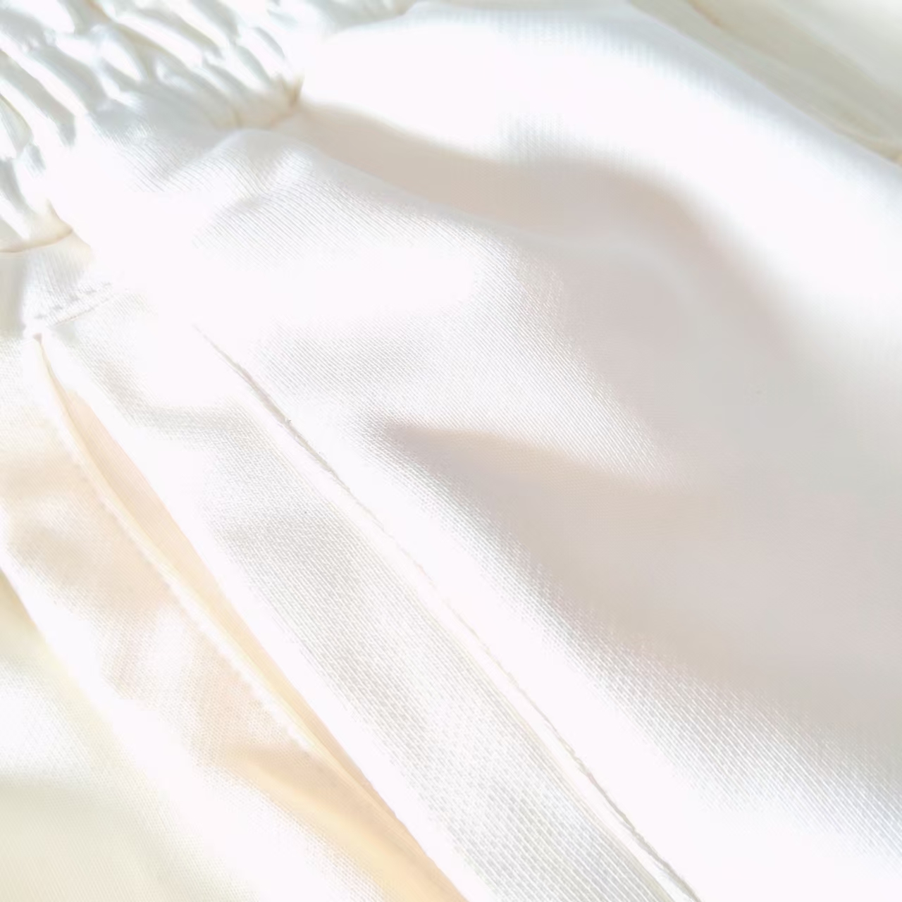 MLB 大logo字母印花短裤奶油色 黑色