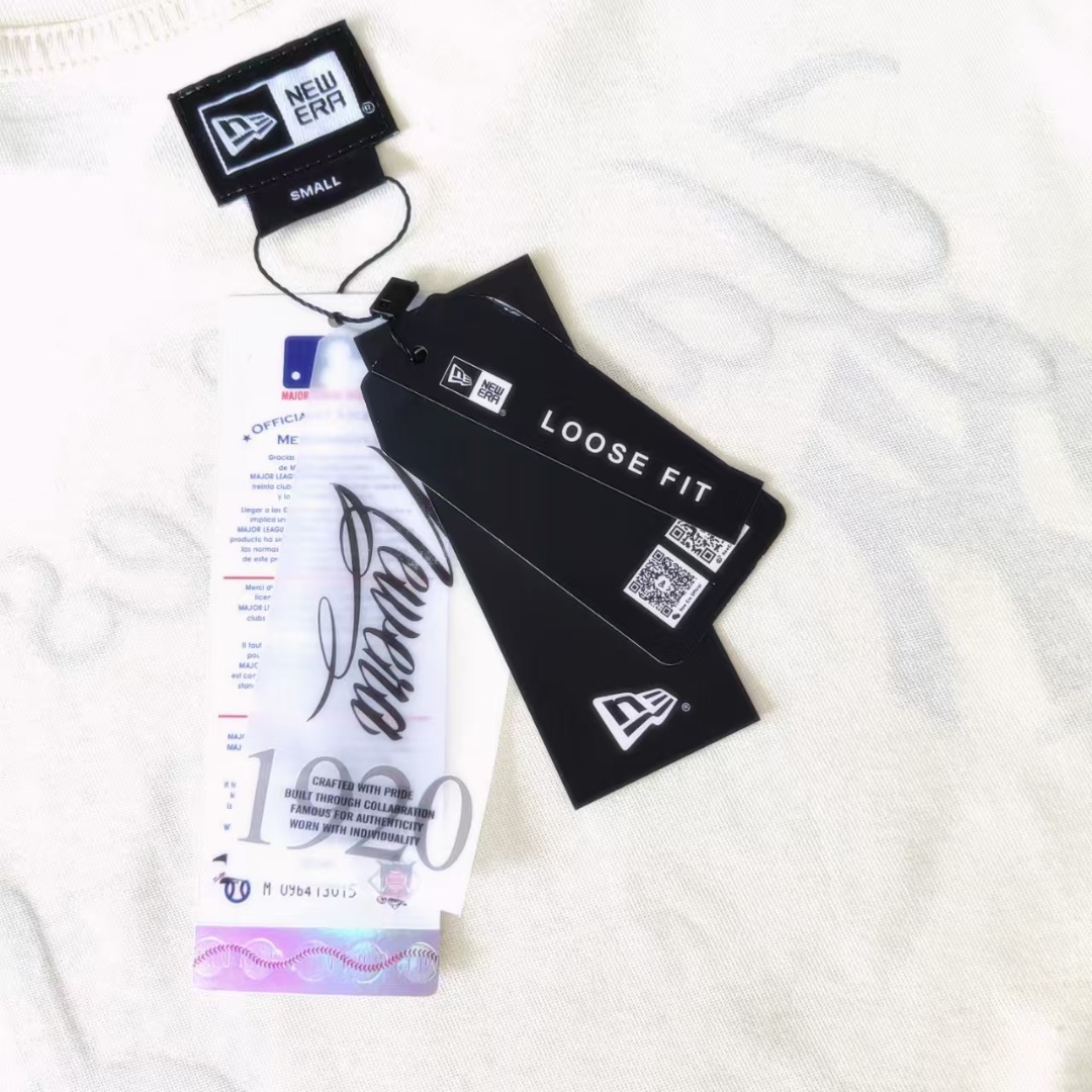 New Era × MLB联名 胜利密码字母印花短袖T恤-Chinese UA Cheap High Quatity Brand Clothes Bags handbags Sneakers wholesale wholesaler seller from China Factory suppliers Fashion Clothing Shoes best Quality Beautiful Price New Era × MLB联名 胜利密码字母印花短袖T恤