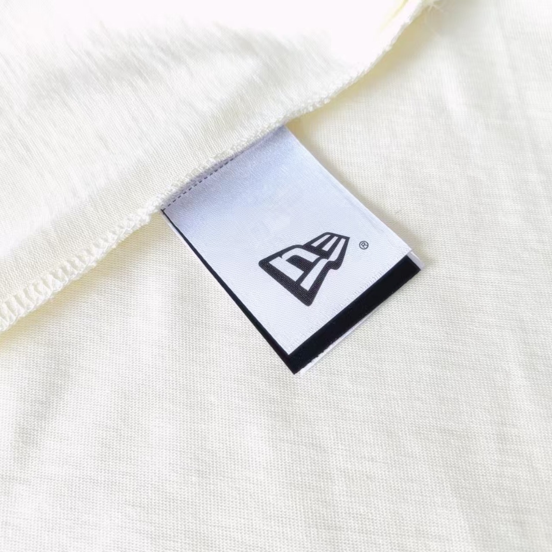 New Era × MLB联名 胜利密码字母印花短袖T恤-Chinese UA Cheap High Quatity Brand Clothes Bags handbags Sneakers wholesale wholesaler seller from China Factory suppliers Fashion Clothing Shoes best Quality Beautiful Price New Era × MLB联名 胜利密码字母印花短袖T恤