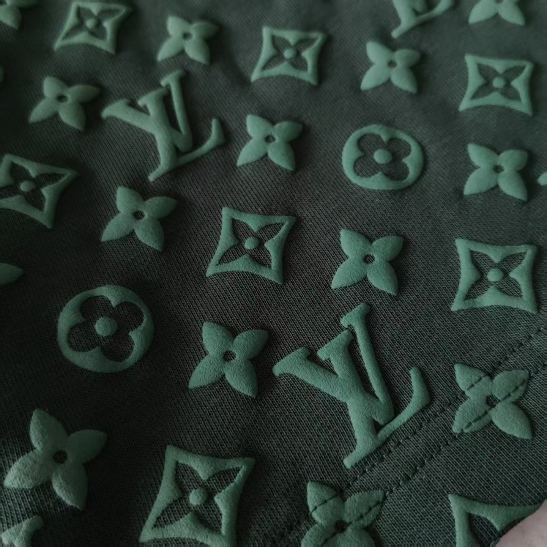 本地自取 P160 实拍细节图+尺码表
Louis Vuitton/路易威登 满天星发泡字母短裤
简约 LoGO标识 五分裤 高品质纯棉
面料 特别手感 超级质感 舒适柔软透气
休闲宽松版型 潮流男女同款 短裤
颜色:绿色 黑色KQ108@
码数: XS S M L