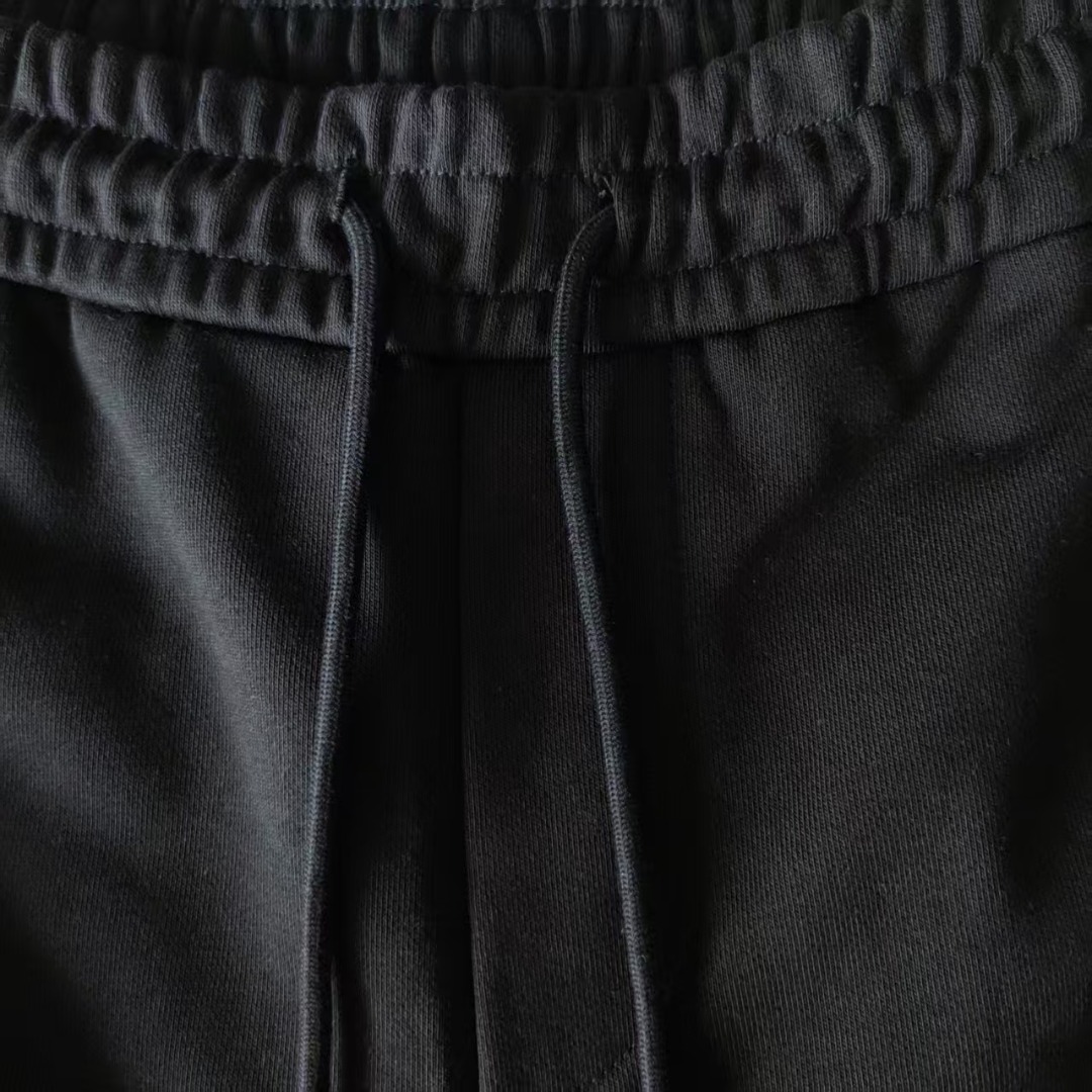 Louis Vuitton/路易威登 满天星发泡字母短裤绿色 黑色-Chinese UA Cheap High Quatity Brand Clothes Bags handbags Sneakers wholesale wholesaler seller from China Factory suppliers Fashion Clothing Shoes best Quality Beautiful Price Louis Vuitton/路易威登 满天星发泡字母短裤绿色 黑色