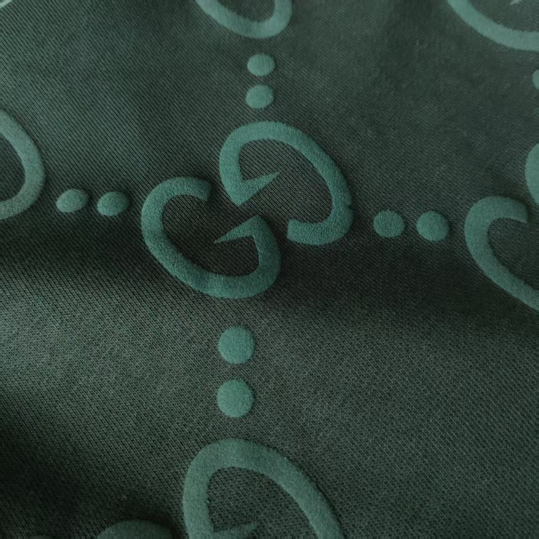 本地自取:💰160 实拍细节图+尺码表
Gucci/古驰 满印双G字母印花短裤
五分裤 高品质纯棉 面料
特别手感 超级质感
舒适柔软透气 休闲宽松版型
潮流男女同款 短裤
颜色:绿色 黑色KQ107@
码数: XS-L