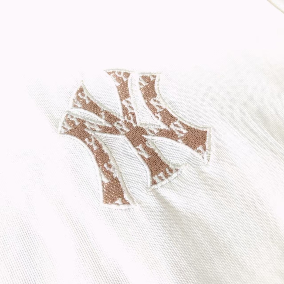 MLB 前贴布后刺绣logo字母T恤 黑色 奶油色