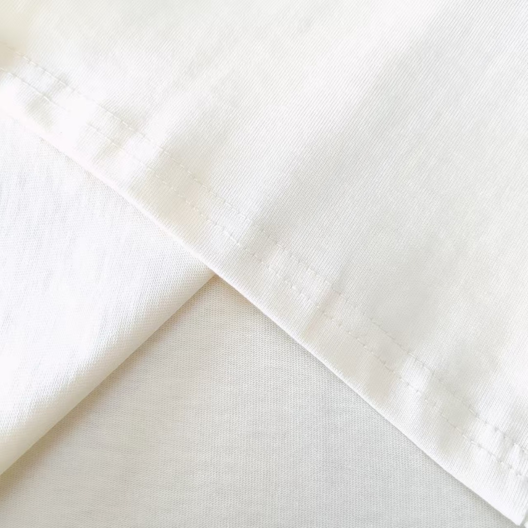 MLB 胸前精致小logo星球风短袖 融合星球元素 可爱又独特杏色 黑色 粉色 奶油色-Chinese UA Cheap High Quatity Brand Clothes Bags handbags Sneakers wholesale wholesaler seller from China Factory suppliers Fashion Clothing Shoes best Quality Beautiful Price MLB 胸前精致小logo星球风短袖 融合星球元素 可爱又独特杏色 黑色 粉色 奶油色