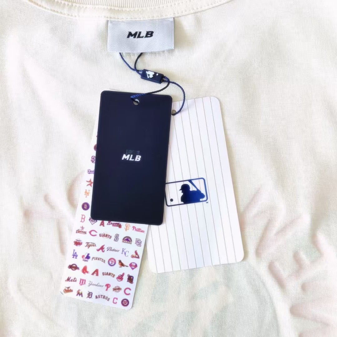 MLB 胸前精致小logo星球风短袖 融合星球元素 可爱又独特杏色 黑色 粉色 奶油色-Chinese UA Cheap High Quatity Brand Clothes Bags handbags Sneakers wholesale wholesaler seller from China Factory suppliers Fashion Clothing Shoes best Quality Beautiful Price MLB 胸前精致小logo星球风短袖 融合星球元素 可爱又独特杏色 黑色 粉色 奶油色