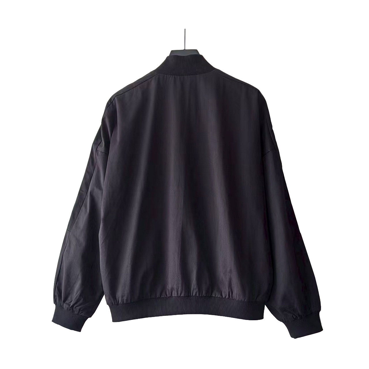 本地自取 💰240 实拍细节图+尺码表
Adidas 阿迪达斯 Sport Performance 三条纹拼色logo标识情侣夹克外套
制拼色logo 复刻原版
- 经典三条杠 百搭不挑人
- 全套定制辅料 细节完美
颜色:黑色 卡其色KQ079@
尺码:S-XL