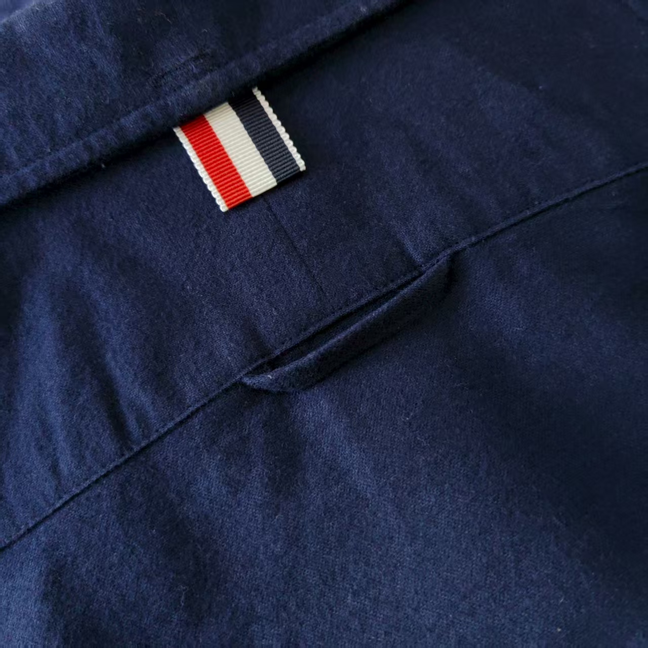 THOM BROWNE/汤姆布朗 经典法兰绒色织四条杠磨毛衬衫 藏青色