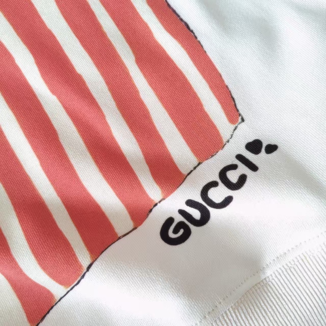 Gucci/古驰 卡通趣味纸袋里的猫猫圆领卫衣-High Quatity Cheap Brand wholesale wholesaler seller Clothes Bags handbags Sneakers Top Fashion Clothing Shoes from China Factory Chinese suppliers best Quality Beautiful Price Gucci/古驰 卡通趣味纸袋里的猫猫圆领卫衣
