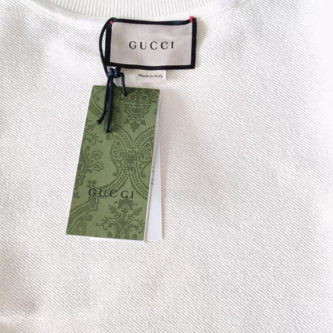 Gucci/古驰 卡通趣味纸袋里的猫猫圆领卫衣-High Quatity Cheap Brand wholesale wholesaler seller Clothes Bags handbags Sneakers Top Fashion Clothing Shoes from China Factory Chinese suppliers best Quality Beautiful Price Gucci/古驰 卡通趣味纸袋里的猫猫圆领卫衣
