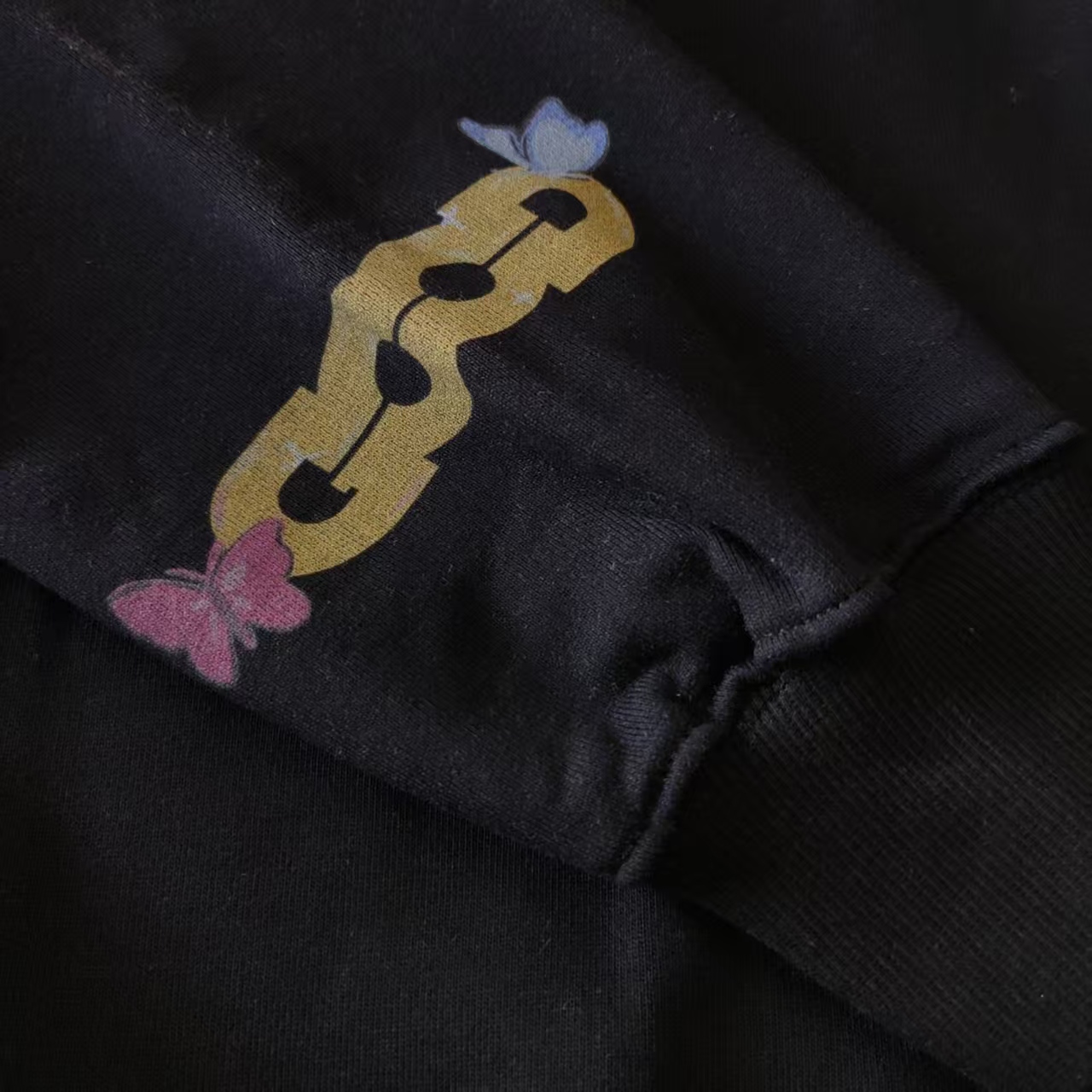 GOODBRAND 蝴蝶鲜花与剪刀蜡笔画连帽卫衣 黑色 灰色