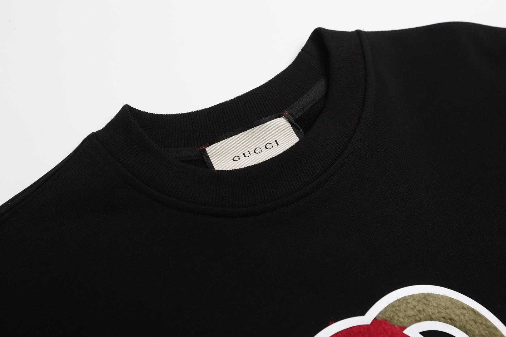 GUCCI/古驰 绒毛硅胶印花圆领卫衣 黑色 白色
