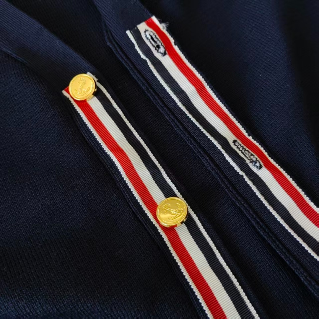 THOM BROWNE/汤姆布朗 蛇年限定金属蛇五扣金属铜扣毛衣情侣款开衫 藏青色
