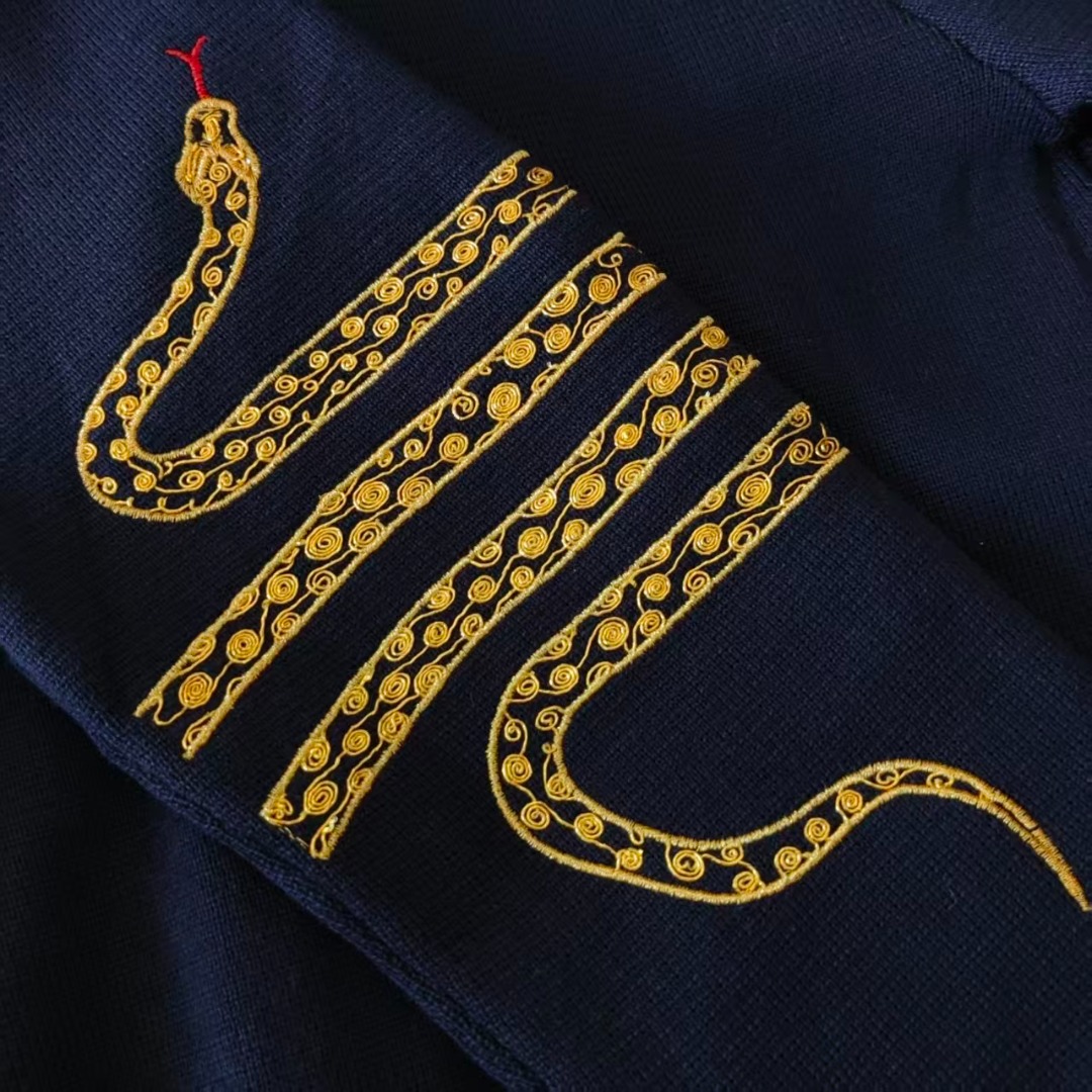 THOM BROWNE/汤姆布朗 蛇年限定金属蛇五扣金属铜扣毛衣情侣款开衫 藏青色