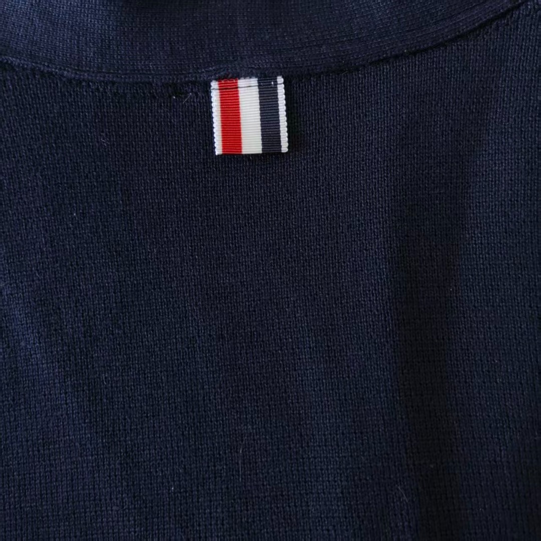THOM BROWNE/汤姆布朗 蛇年限定金属蛇五扣金属铜扣毛衣情侣款开衫 藏青色