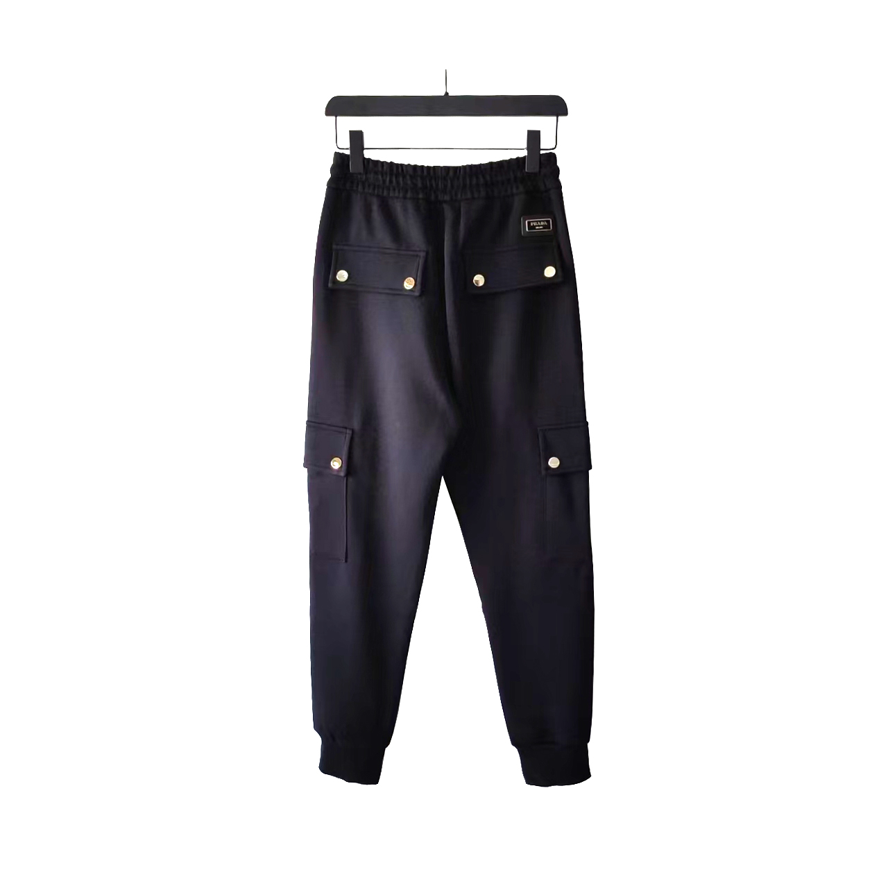 本地自取 P220 实拍细节图+尺码表
Prada普拉达 多纽扣口袋休闲长裤
定制三角皮章 采用高克重华棉面料 男女同款 休闲长裤
真心推荐每色备一条,无压力驾驭任何大型商务场合以及高端私人会所!强烈推荐入手!
颜色:黑/白KQ109@
尺码:XS-L