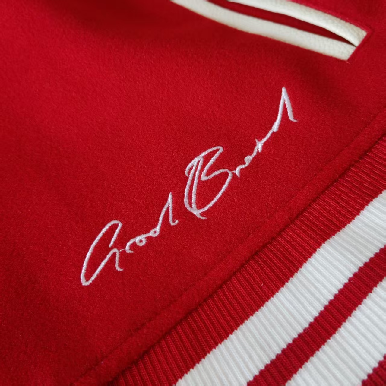GOODBRAND Love is good经典珍珠标语拼色棒球服男女同款夹克外套黑色 红色