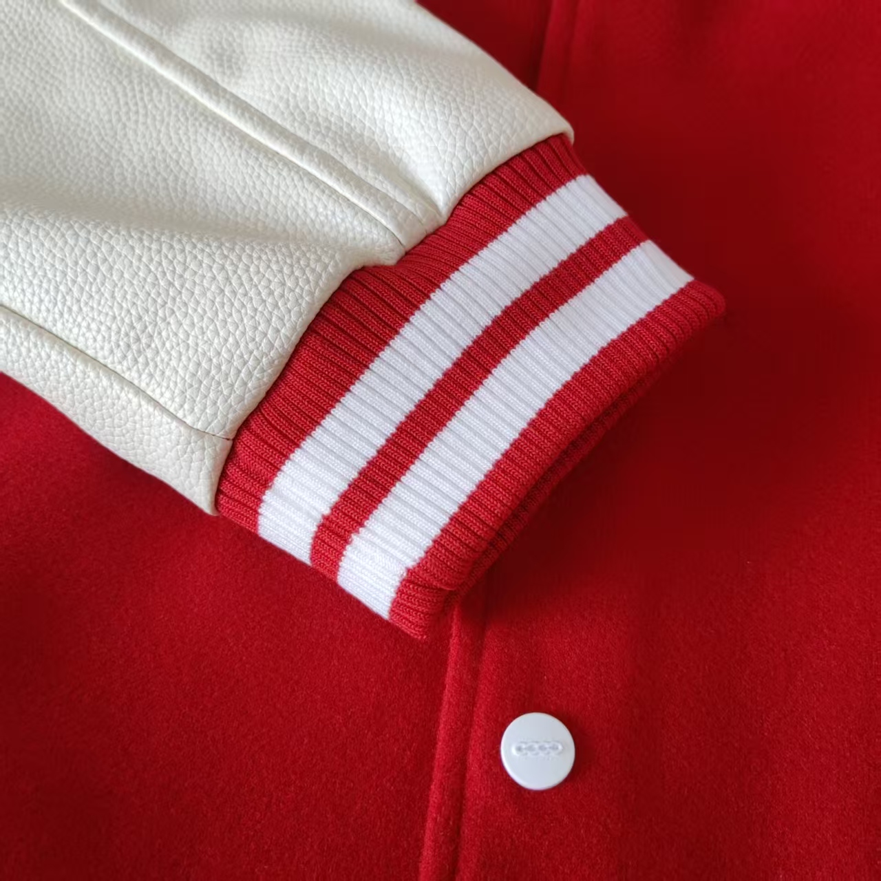 GOODBRAND Love is good经典珍珠标语拼色棒球服男女同款夹克外套黑色 红色