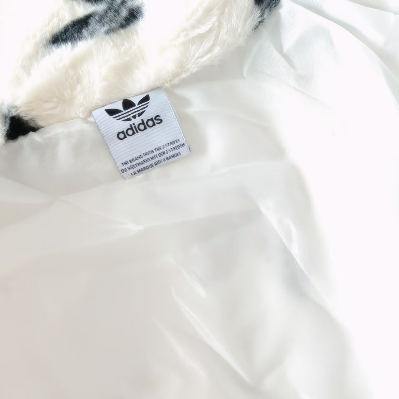Adidas 阿迪达斯 三叶草logo兔毛绒外套 奶白色