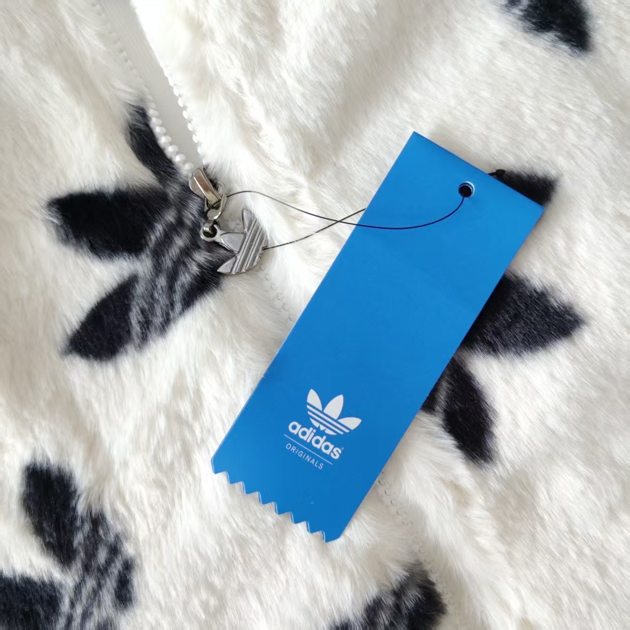 Adidas 阿迪达斯 三叶草logo兔毛绒外套 奶白色