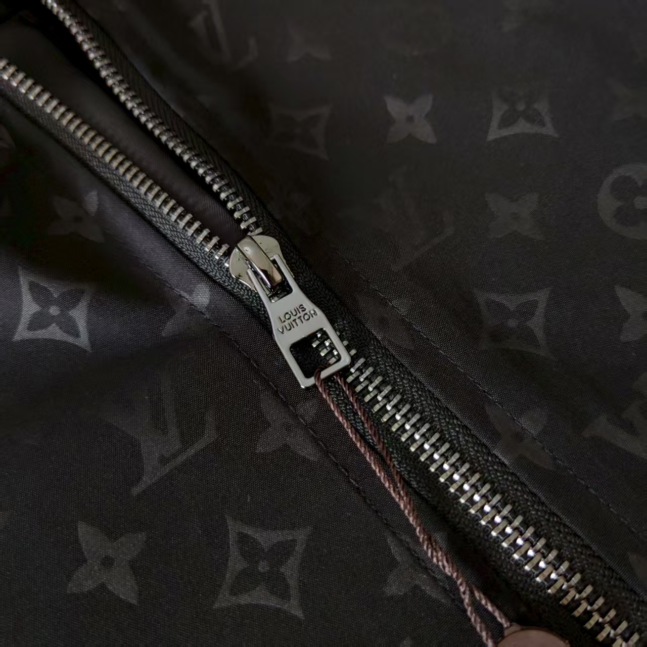Louis Vuitton/路易威登 字母logo满印提花暗纹外套
