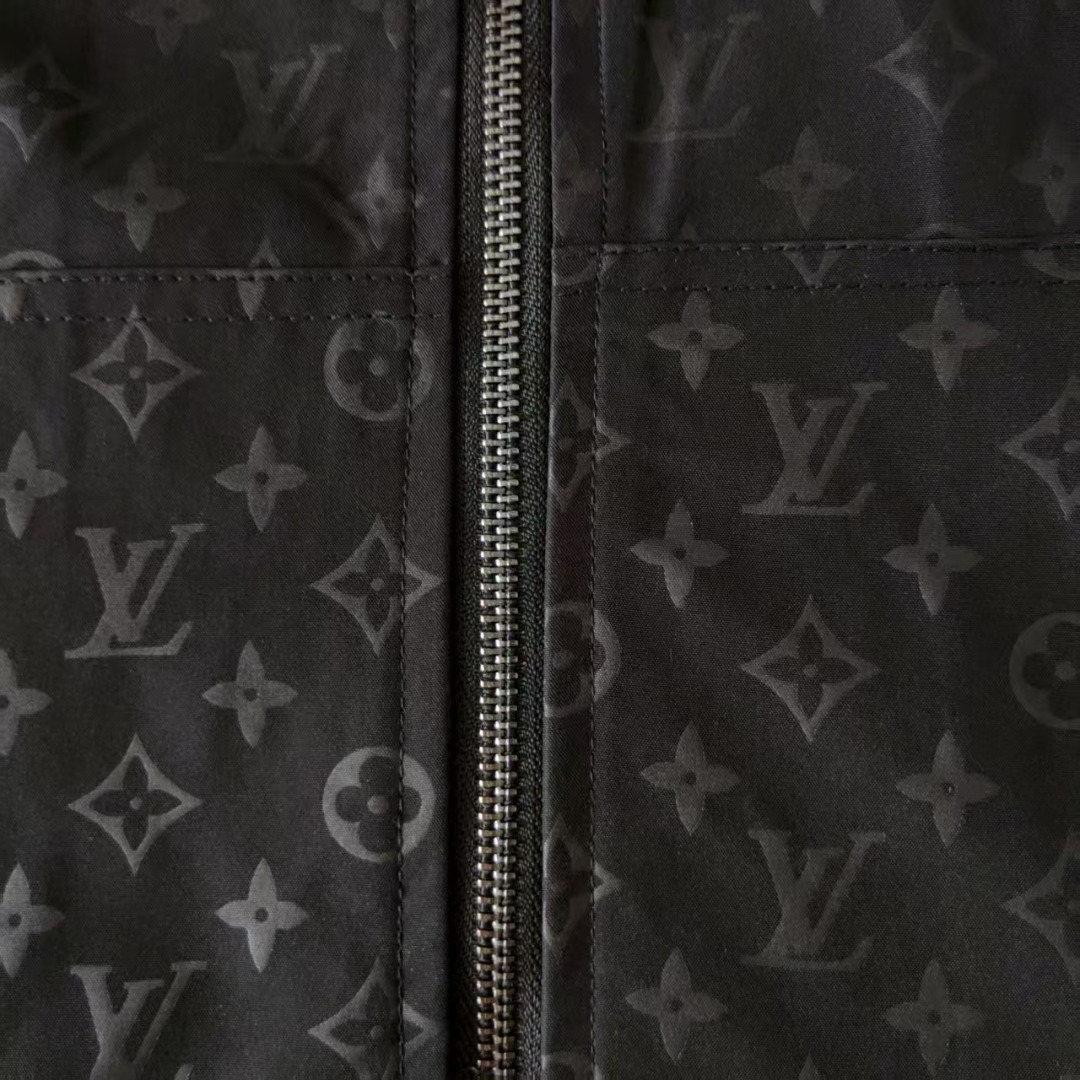 Louis Vuitton/路易威登 字母logo满印提花暗纹外套