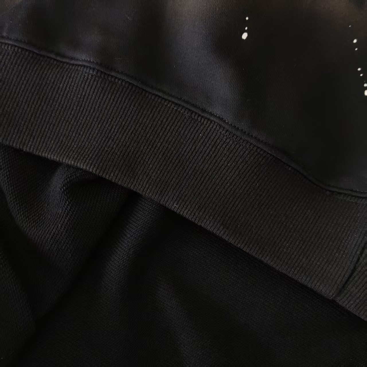 Louis Vuitton/路易 图案手绘工艺情侣款圆领卫衣黑色 白色