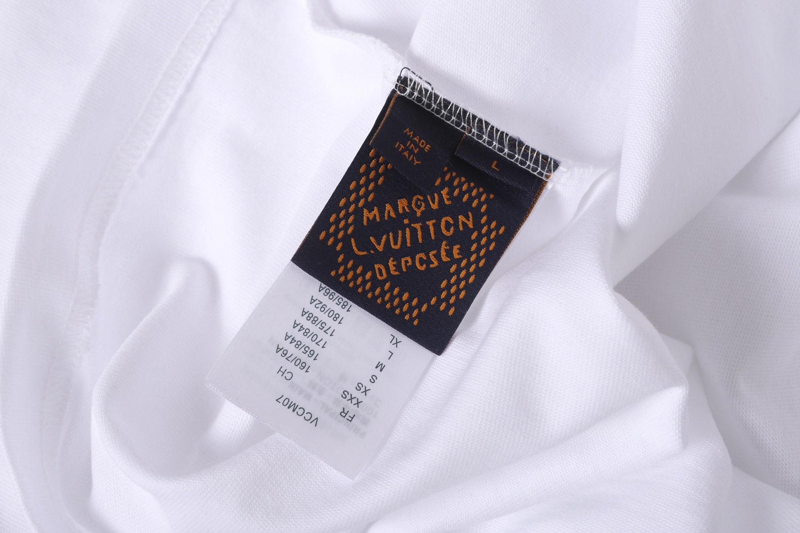 LOUIS VUITTON 路易威登 多彩刺绣老花短袖 黑色 白色-Chinese UA Cheap High Quatity Brand Clothes Bags handbags Sneakers wholesale wholesaler seller from China Factory suppliers Fashion Clothing Shoes best Quality Beautiful Price LOUIS VUITTON 路易威登 多彩刺绣老花短袖 黑色 白色