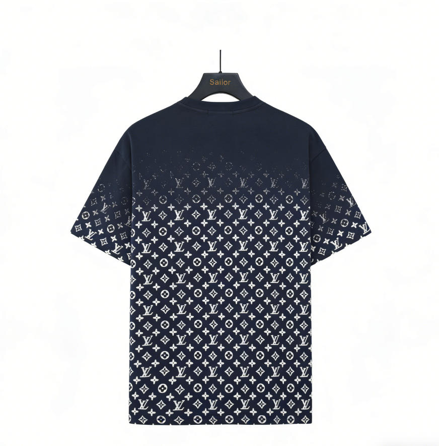 Louis Vuitto/路易威登 渐变圆领老花短袖 黑色 蓝色-Chinese UA Cheap High Quatity Brand Clothes Bags handbags Sneakers wholesale wholesaler seller from China Factory suppliers Fashion Clothing Shoes best Quality Beautiful Price Louis Vuitto/路易威登 渐变圆领老花短袖 黑色 蓝色