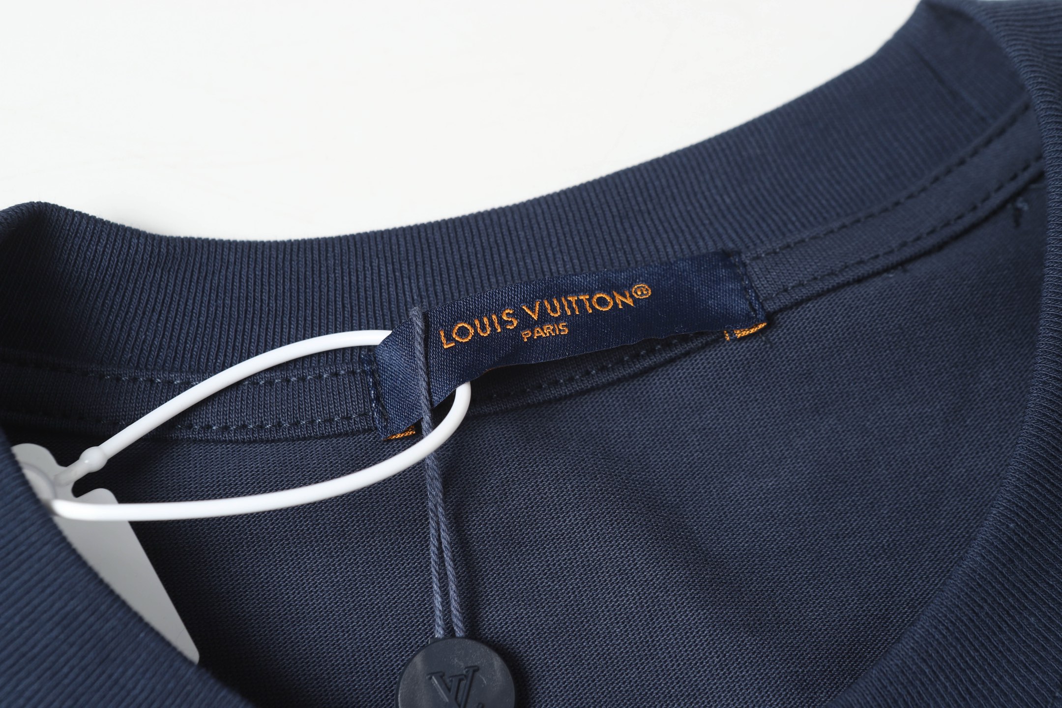 Louis Vuitto/路易威登 渐变圆领老花短袖 黑色 蓝色-Chinese UA Cheap High Quatity Brand Clothes Bags handbags Sneakers wholesale wholesaler seller from China Factory suppliers Fashion Clothing Shoes best Quality Beautiful Price Louis Vuitto/路易威登 渐变圆领老花短袖 黑色 蓝色