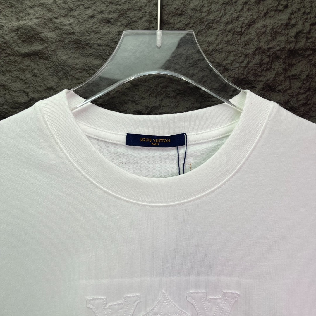 LOUIS VUITTON路易威登 贴布刺绣老花短袖 黑 白-Top High Quatity Cheap Sneakers Fashion Clothing Clothes Bags handbags Shoes of all Brand wholesale With The best Quality And Beautiful Price from China Factory Chinese suppliers wholesaler seller LOUIS VUITTON路易威登 贴布刺绣老花短袖 黑 白