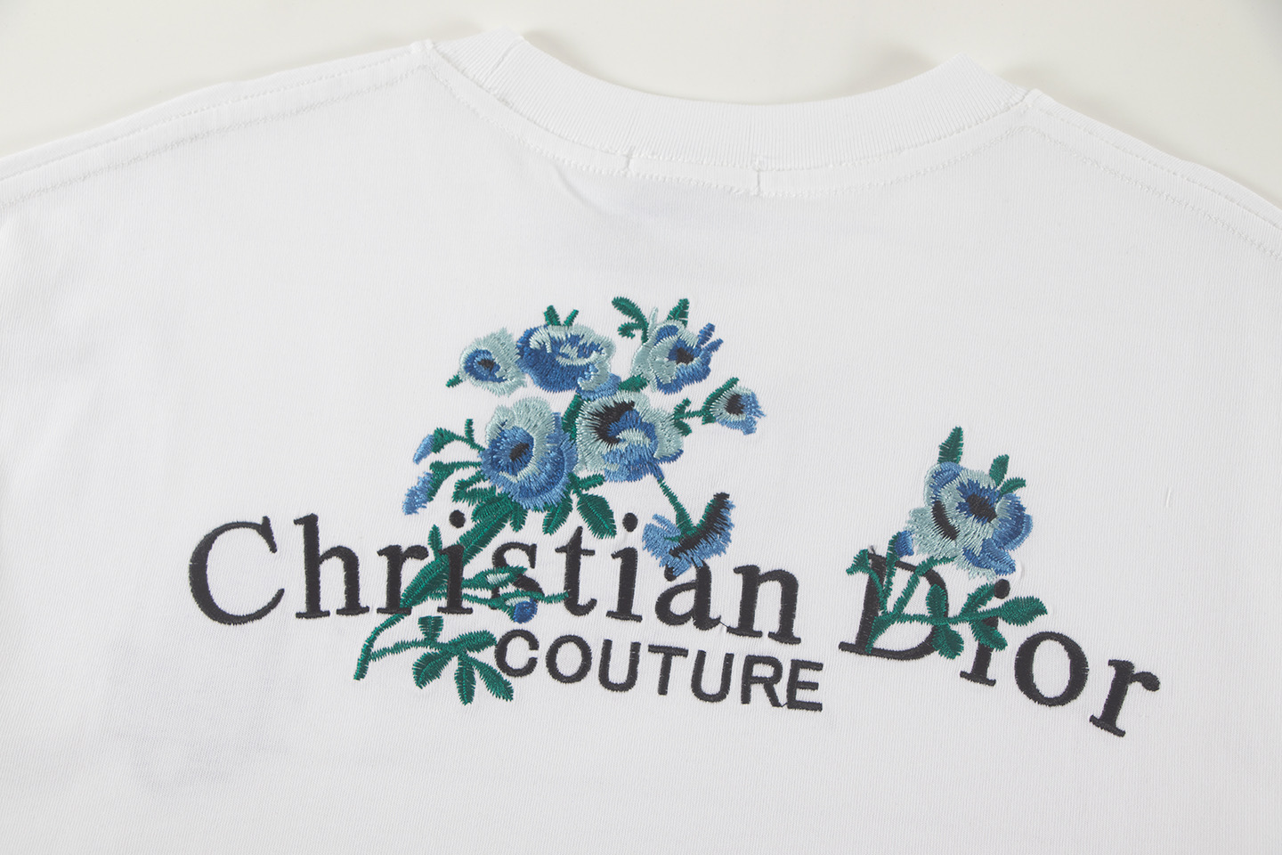 Dior*迪奥蓝色玫瑰刺绣短袖 Dior这款签名短袖 黑白配色 白色 黑色-Top High Quatity Cheap Sneakers Fashion Clothing Clothes Bags handbags Shoes of all Brand wholesale With The best Quality And Beautiful Price from China Factory Chinese suppliers wholesaler seller Dior*迪奥蓝色玫瑰刺绣短袖 Dior这款签名短袖 黑白配色 白色 黑色