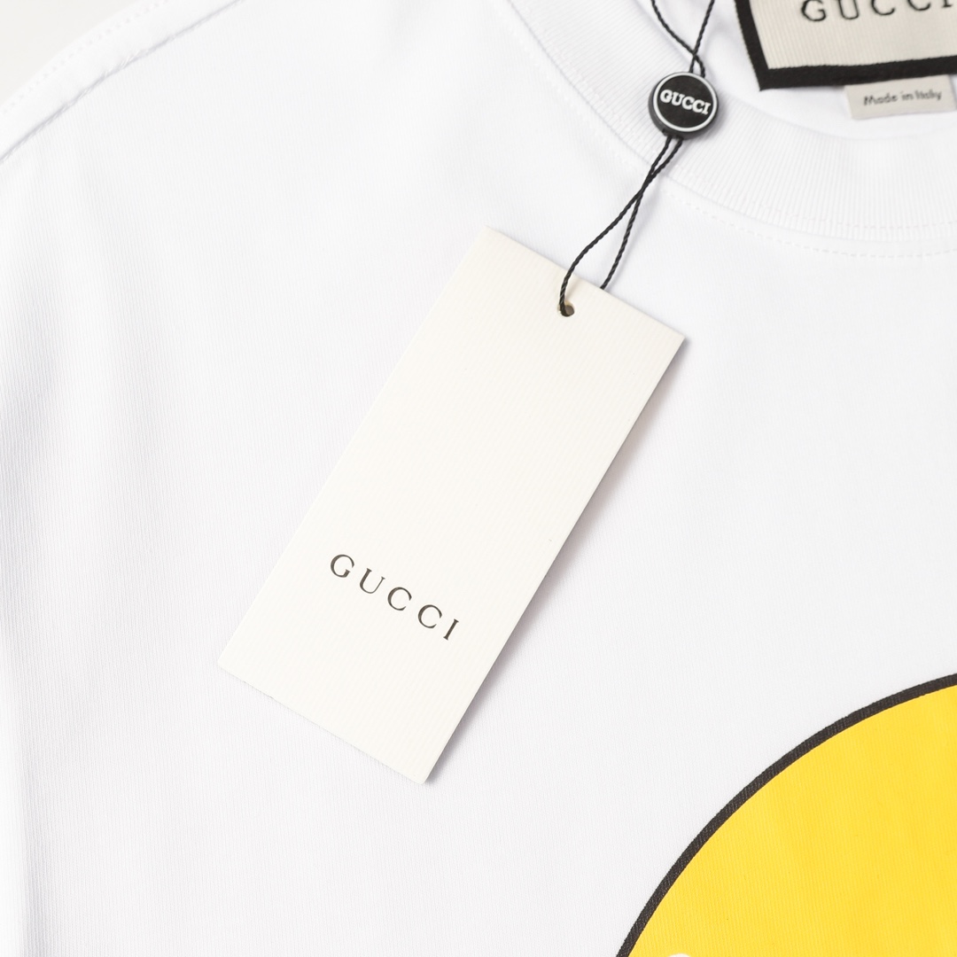 Gucci古驰2024春夏款笑脸印花短袖T恤-Chinese UA Cheap High Quatity Brand Clothes Bags handbags Sneakers wholesale wholesaler seller from China Factory suppliers Fashion Clothing Shoes best Quality Beautiful Price Gucci古驰2024春夏款笑脸印花短袖T恤