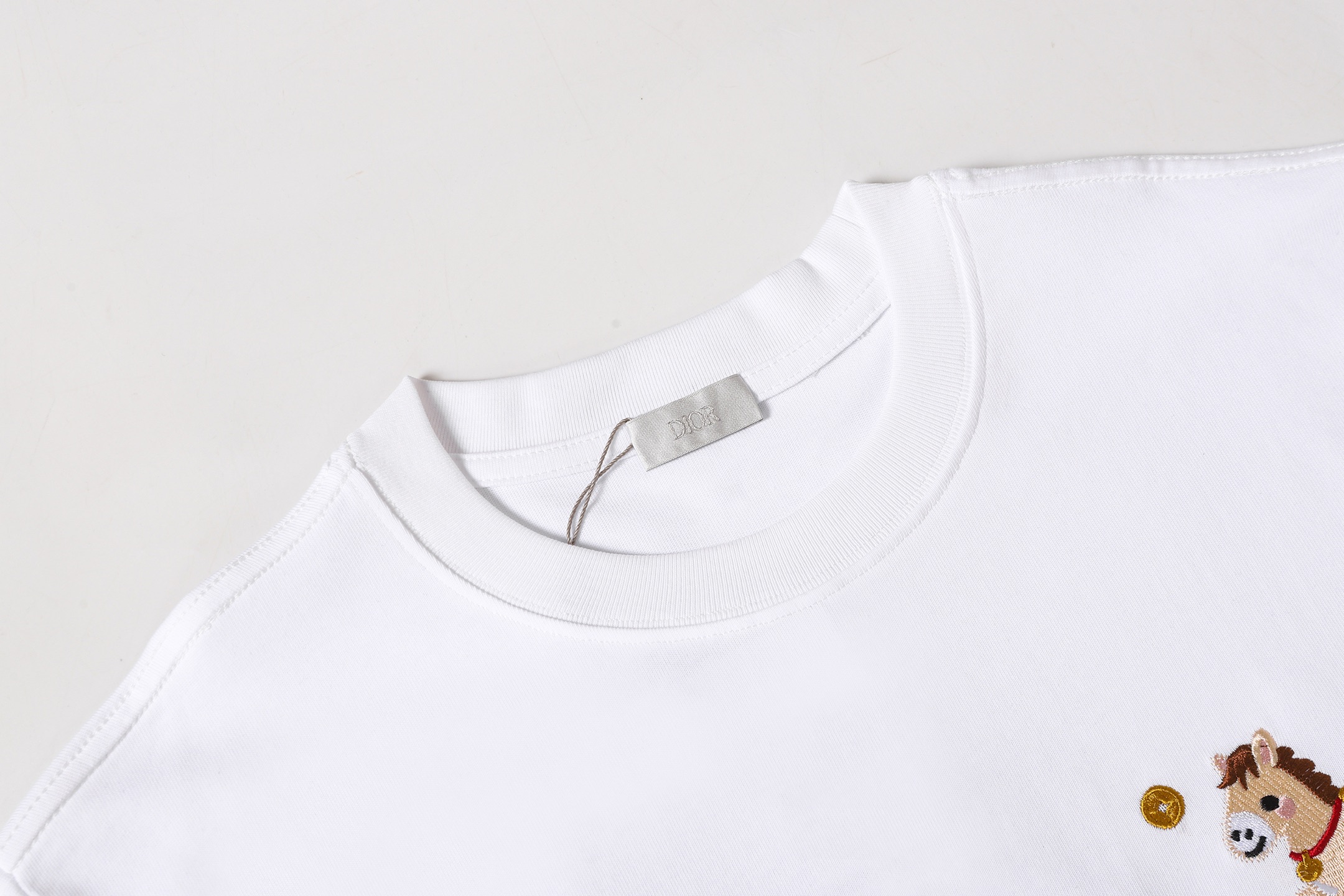 Dior迪奥迪奥 早春马年限定款 小马logo刺绣短袖 黑色 白色-莆田鞋,莆田鞋货源,高仿鞋,高仿鞋货源,安福档口,莆田高仿鞋,莆田鞋批发,高仿鞋批发,莆田高仿运动鞋,高仿运动鞋,莆田运动鞋 Dior迪奥迪奥 早春马年限定款 小马logo刺绣短袖 黑色 白色