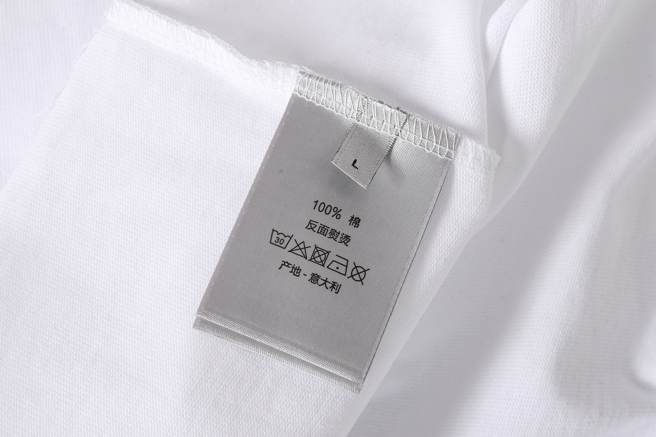 Dior 早春新款 刺绣logo短袖 轻奢主义 白色 黑色-Chinese UA Cheap High Quatity Brand Clothes Bags handbags Sneakers wholesale wholesaler seller from China Factory suppliers Fashion Clothing Shoes best Quality Beautiful Price Dior 早春新款 刺绣logo短袖 轻奢主义 白色 黑色