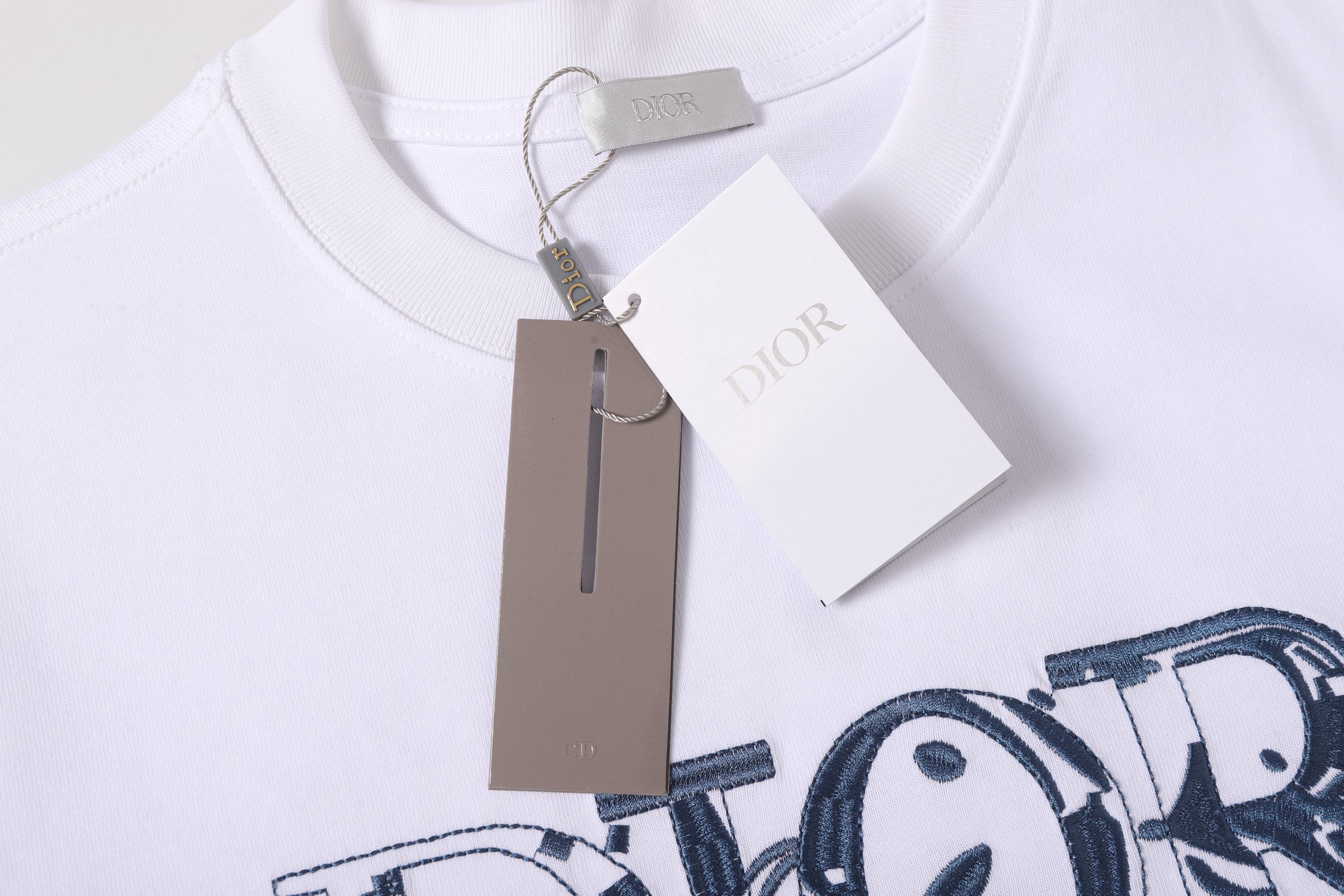 Dior迪奥 进口机器高精密字母 树叶logo 刺绣短袖 高品质320克圆领短袖T恤 Dior迪奥 进口机器高精密字母 树叶logo 刺绣短袖 高品质320克圆领短袖T恤