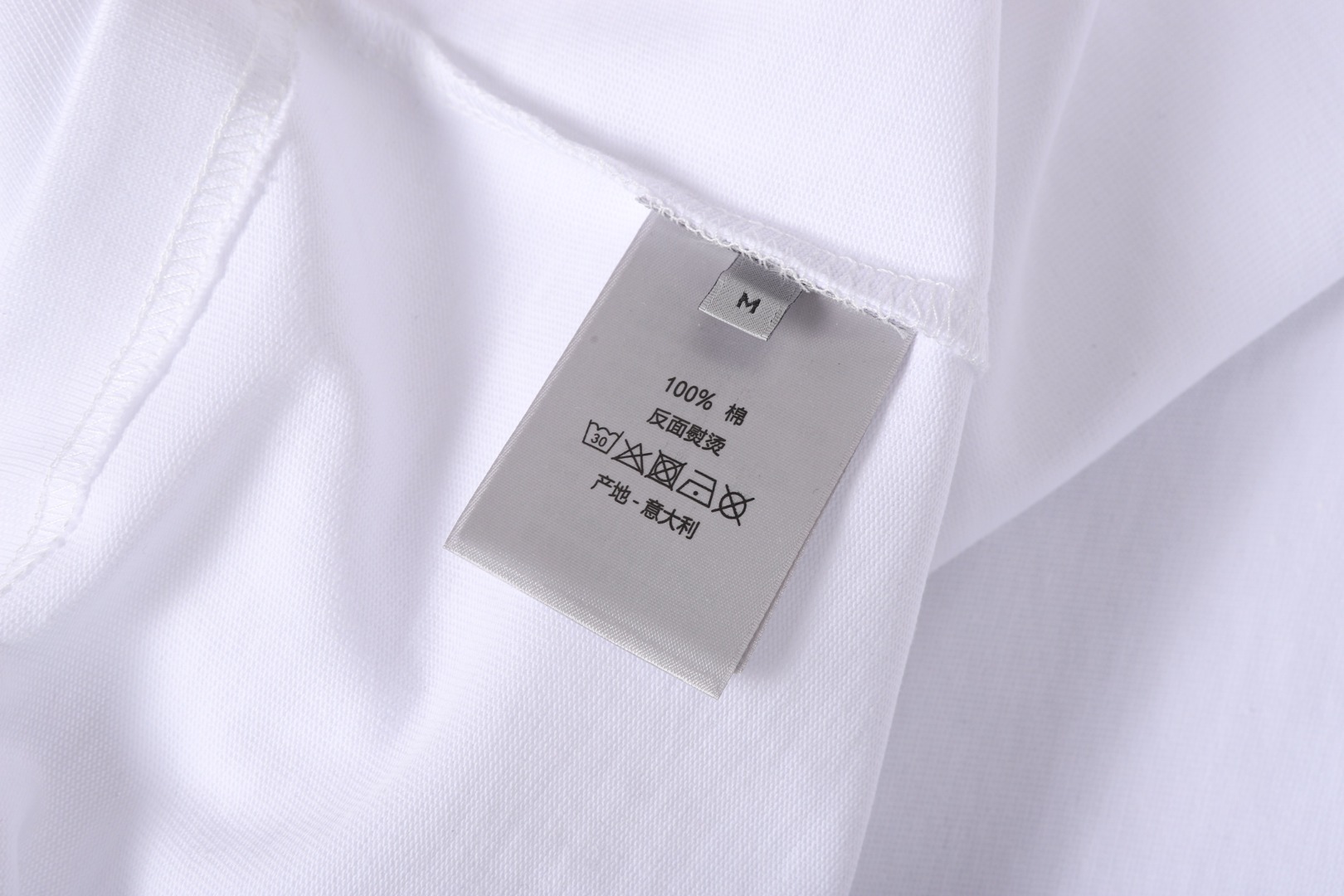Dior迪奥 进口机器高精密字母 树叶logo 刺绣短袖 高品质320克圆领短袖T恤 Dior迪奥 进口机器高精密字母 树叶logo 刺绣短袖 高品质320克圆领短袖T恤