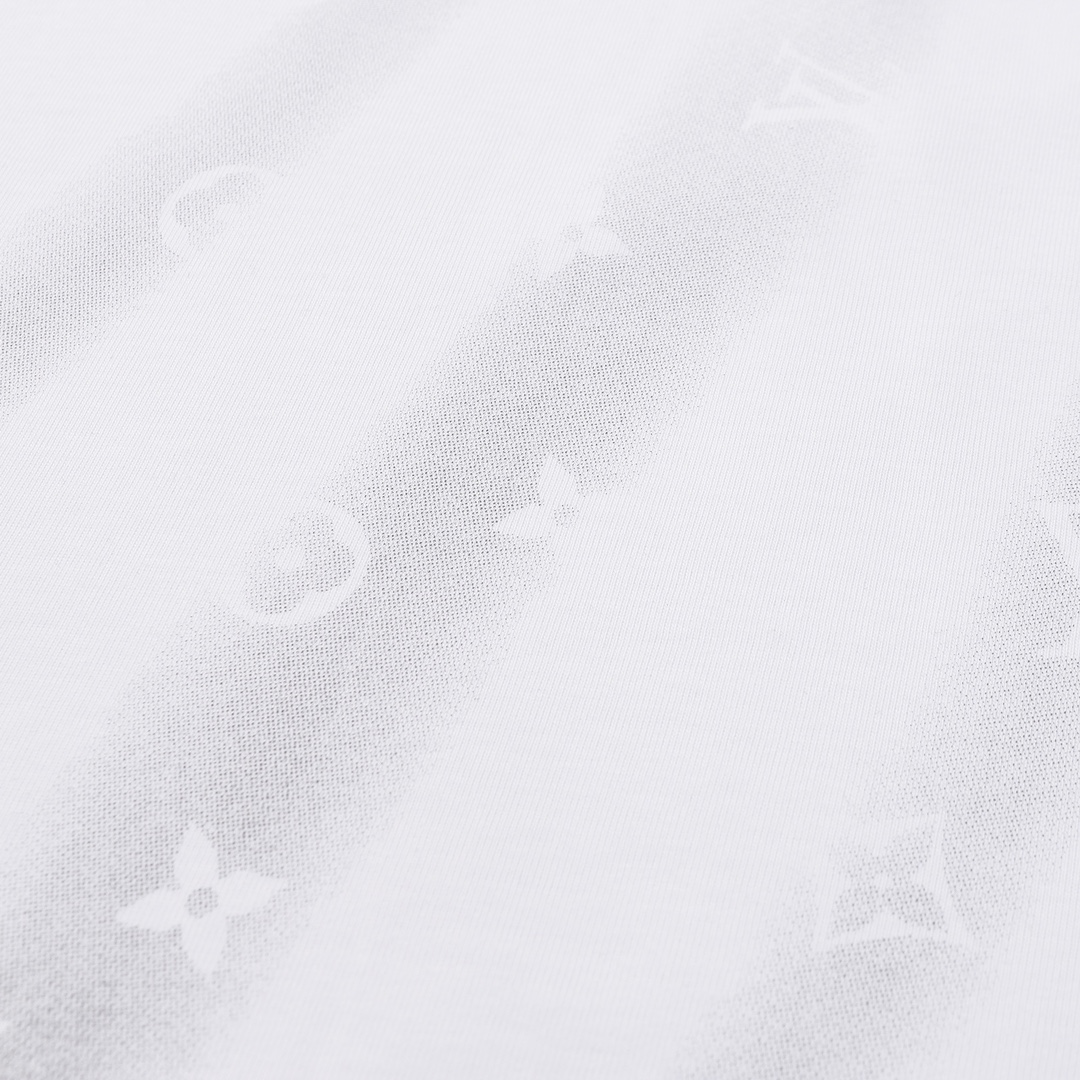 LOUIS VUITTON/路易威登 满印渐变短袖 黑 白-莆田鞋,莆田鞋货源,高仿鞋,高仿鞋货源,安福档口,莆田高仿鞋,莆田鞋批发,高仿鞋批发,莆田高仿运动鞋,高仿运动鞋,莆田运动鞋 LOUIS VUITTON/路易威登 满印渐变短袖 黑 白