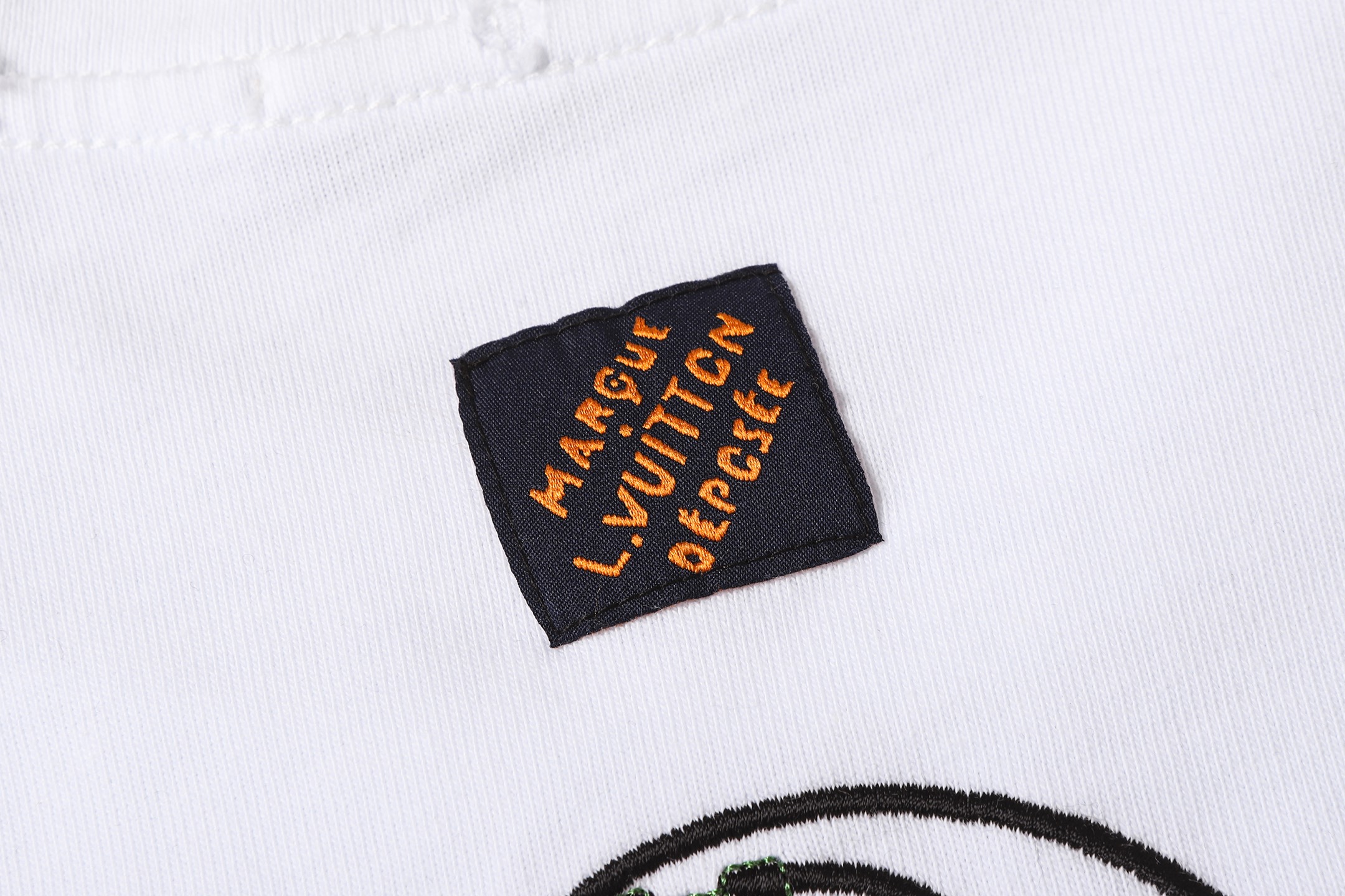 LOUIS VUITTON/路易威登 早春新款 刺绣LV字母短袖 黑色/白色-Top High Quatity Cheap Sneakers Fashion Clothing Clothes Bags handbags Shoes of all Brand wholesale With The best Quality And Beautiful Price from China Factory Chinese suppliers wholesaler seller LOUIS VUITTON/路易威登 早春新款 刺绣LV字母短袖 黑色/白色