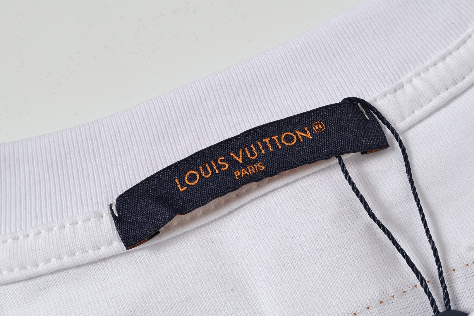 LOUISVUITTON/路易威登 水泥灰炭画刺绣短袖 260克圆领短袖T恤