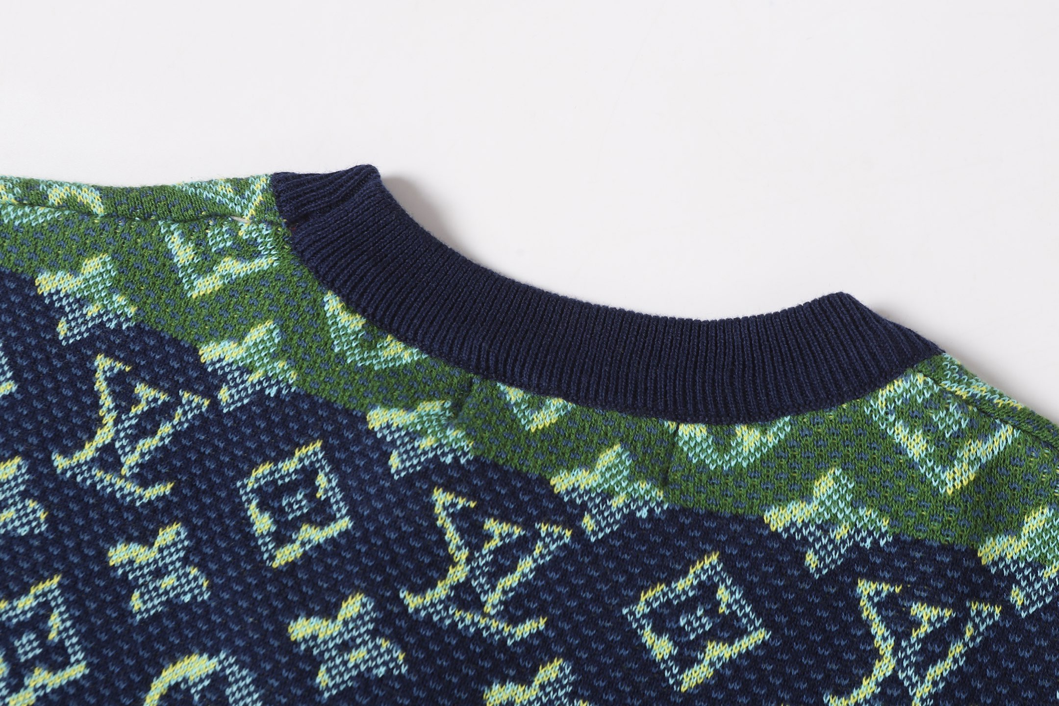 LOUIS VUITTON/路易威登 新款 羊毛老花短袖 撞色提花针织圆领衫-Chinese UA Cheap High Quatity Brand Clothes Bags handbags Sneakers wholesale wholesaler seller from China Factory suppliers Fashion Clothing Shoes best Quality Beautiful Price LOUIS VUITTON/路易威登 新款 羊毛老花短袖 撞色提花针织圆领衫