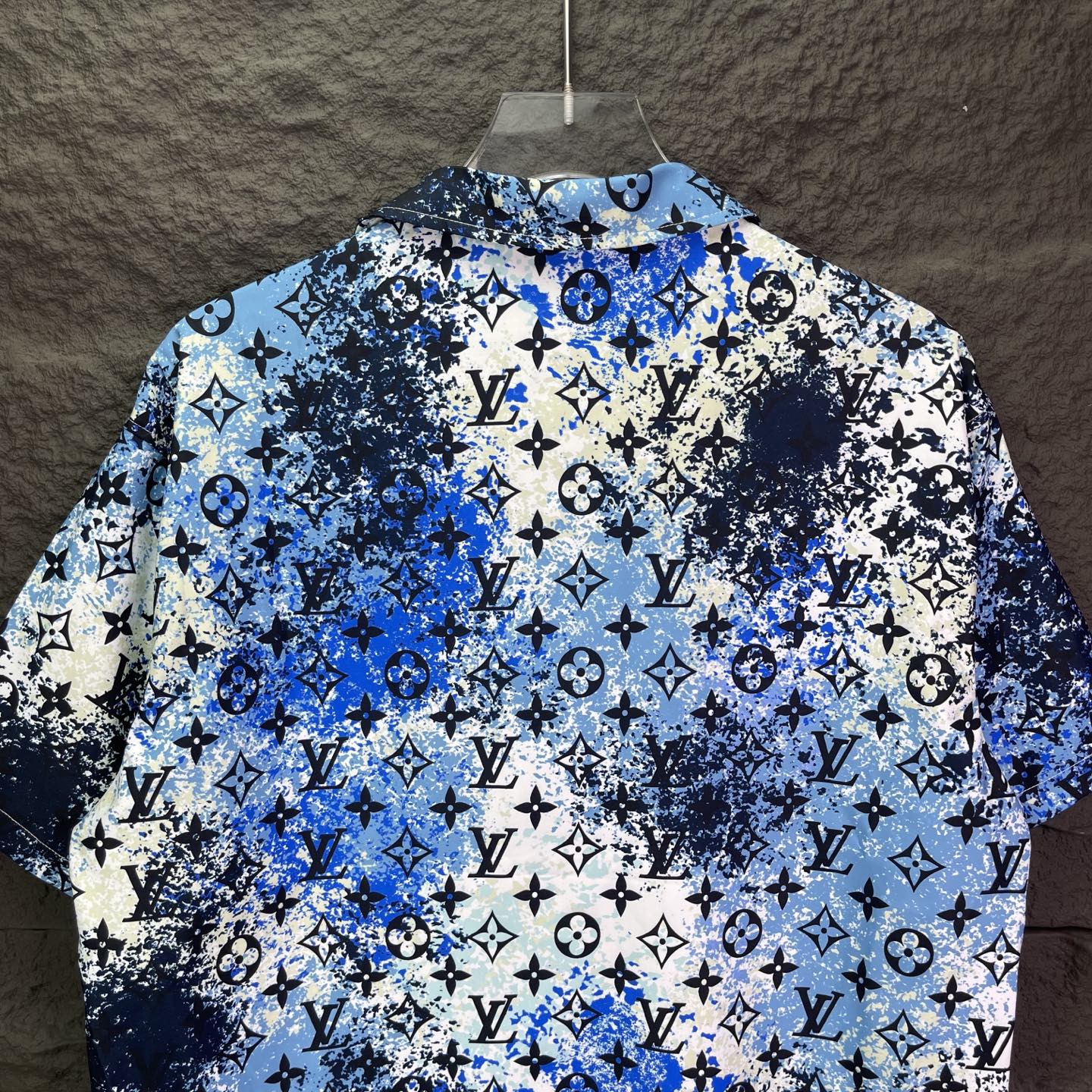 LOUIS VUITTON 路易威登 水墨涂鸦衬衫-Chinese UA Cheap High Quatity Brand Clothes Bags handbags Sneakers wholesale wholesaler seller from China Factory suppliers Fashion Clothing Shoes best Quality Beautiful Price LOUIS VUITTON 路易威登 水墨涂鸦衬衫