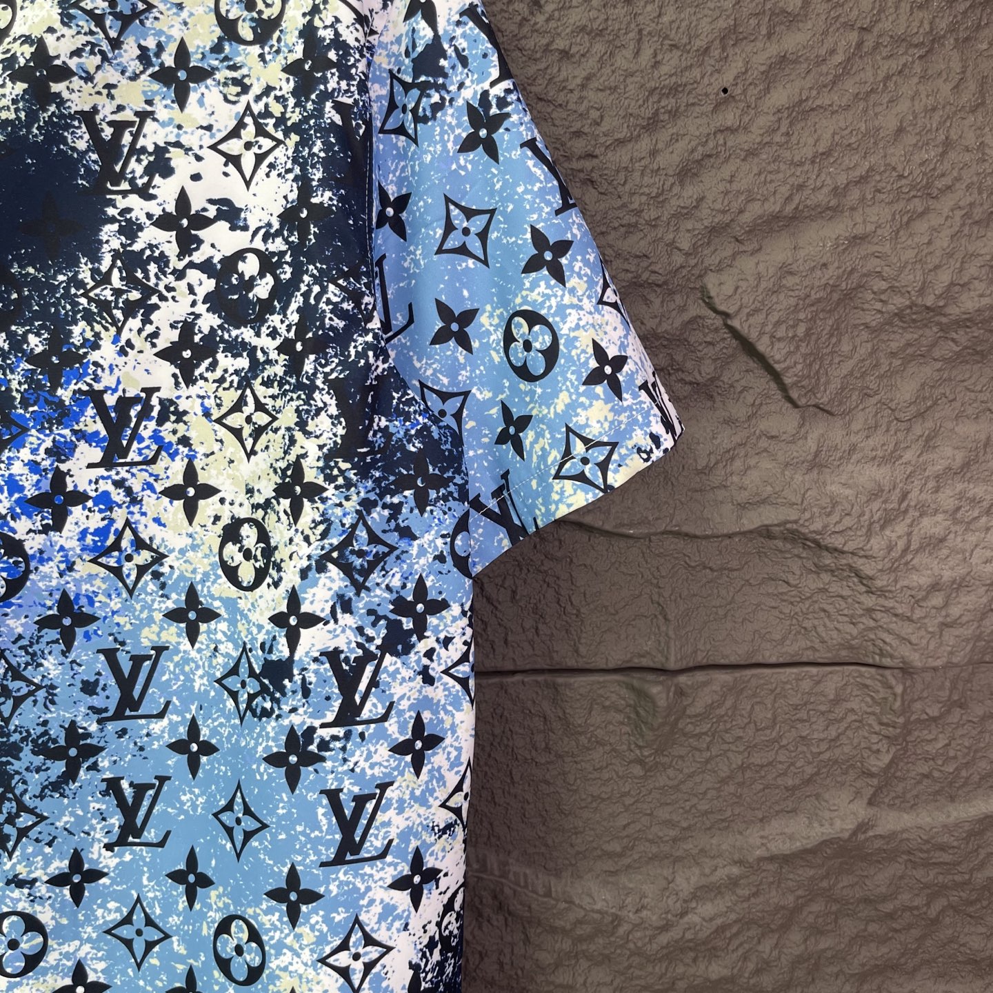 LOUIS VUITTON 路易威登 水墨涂鸦衬衫-Chinese UA Cheap High Quatity Brand Clothes Bags handbags Sneakers wholesale wholesaler seller from China Factory suppliers Fashion Clothing Shoes best Quality Beautiful Price LOUIS VUITTON 路易威登 水墨涂鸦衬衫
