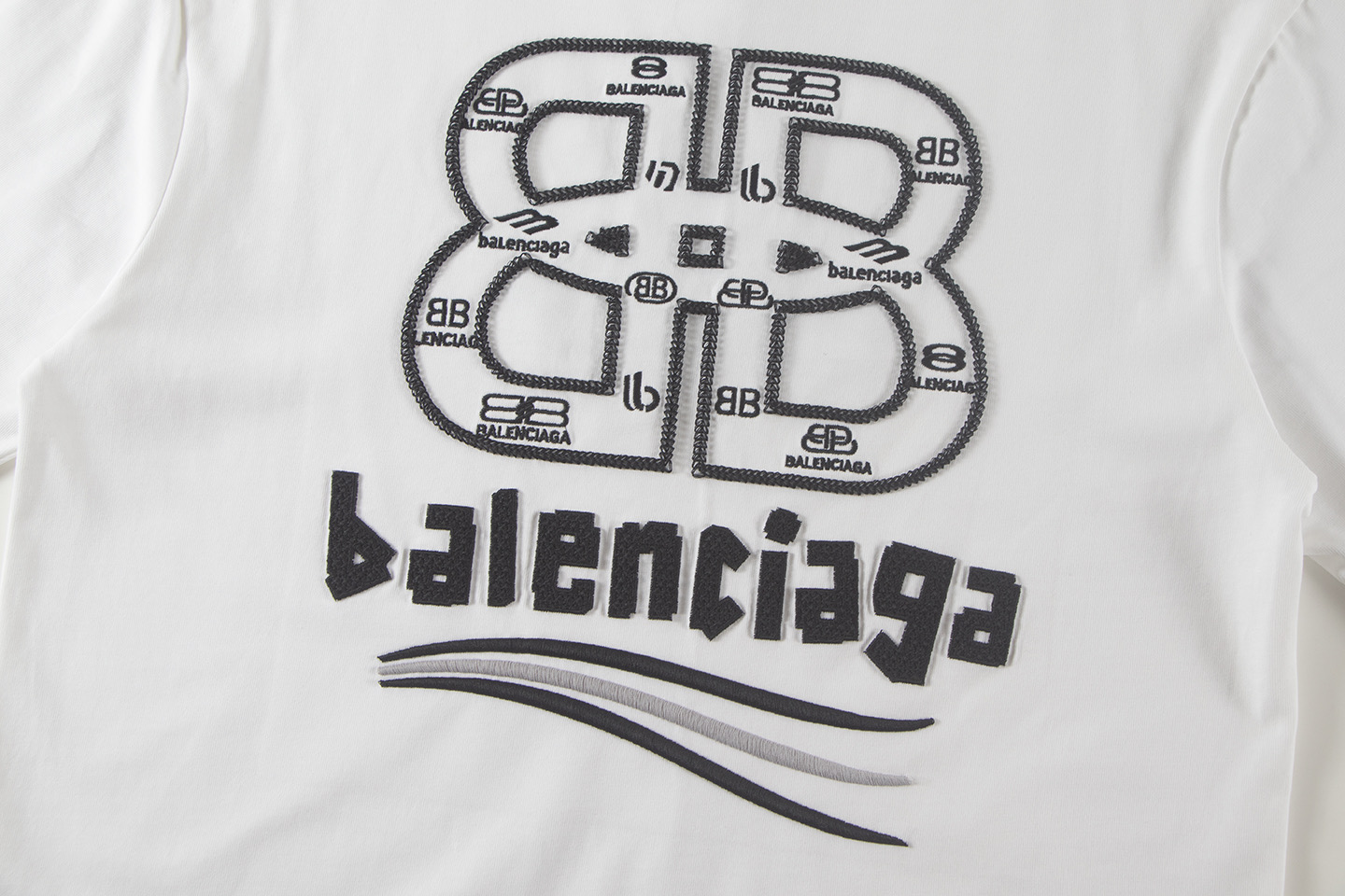 BALENClAGA/巴黎世家 黑白LOGO刺绣短袖 黑色 白色-莆田鞋,莆田鞋货源,高仿鞋,高仿鞋货源,安福档口,莆田高仿鞋,莆田鞋批发,高仿鞋批发,莆田高仿运动鞋,高仿运动鞋,莆田运动鞋 BALENClAGA/巴黎世家 黑白LOGO刺绣短袖 黑色 白色