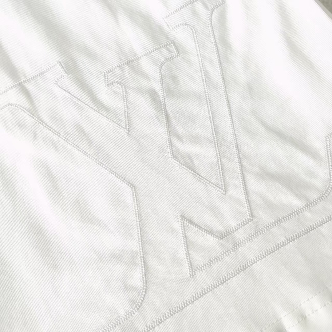 实拍细节图 Louis Vuitton/路易威登 重工刺绣logo高克重短袖 黑色 白色-Top High Quatity Cheap Sneakers Fashion Clothing Clothes Bags handbags Shoes of all Brand wholesale With The best Quality And Beautiful Price from China Factory Chinese suppliers wholesaler seller 实拍细节图 Louis Vuitton/路易威登 重工刺绣logo高克重短袖 黑色 白色